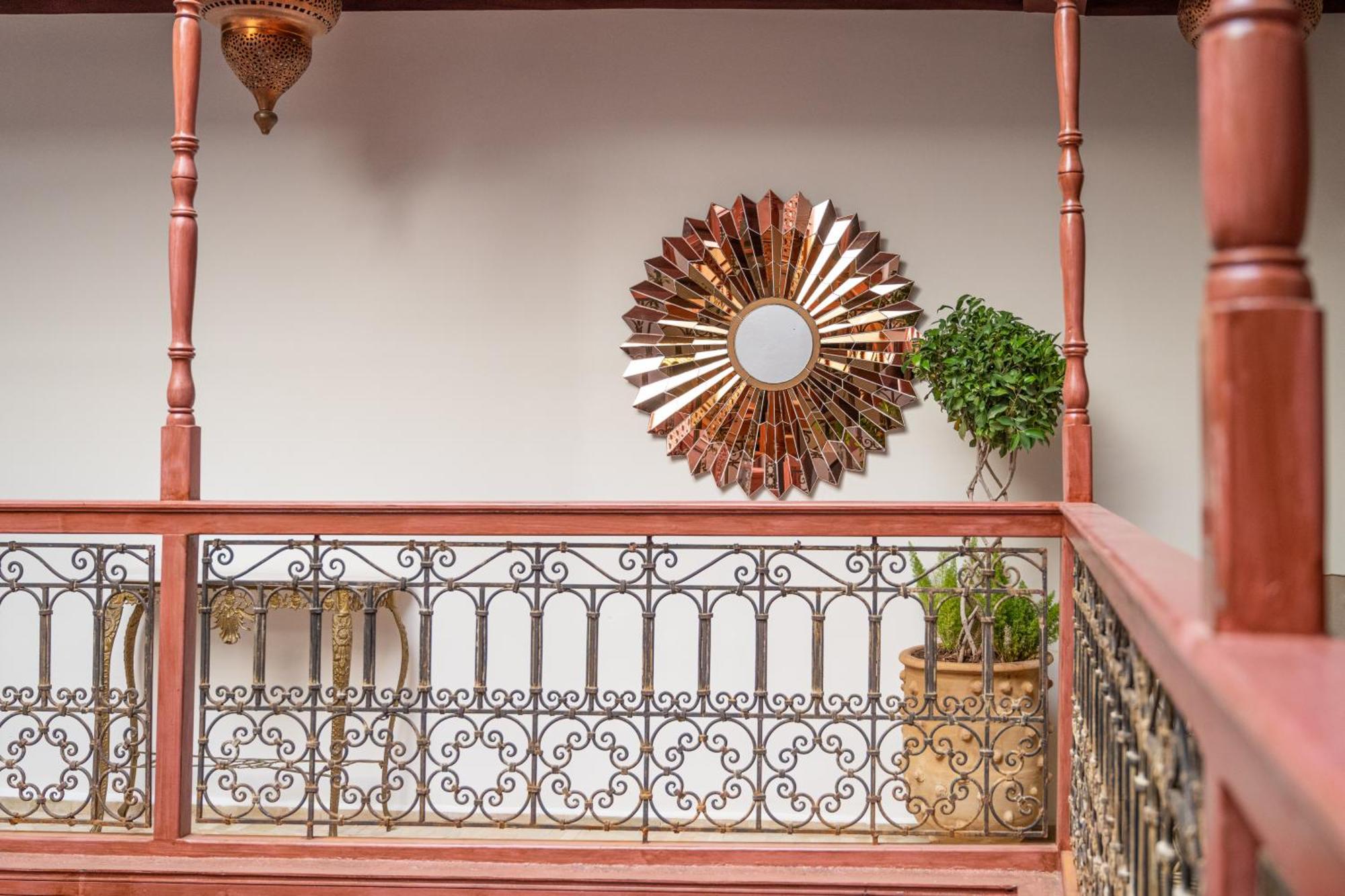 Le Singe Rose Bed & Breakfast Маракеш Екстериор снимка